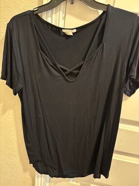 White Crow Black Short-Sleeve Crisscross V-Neck Top